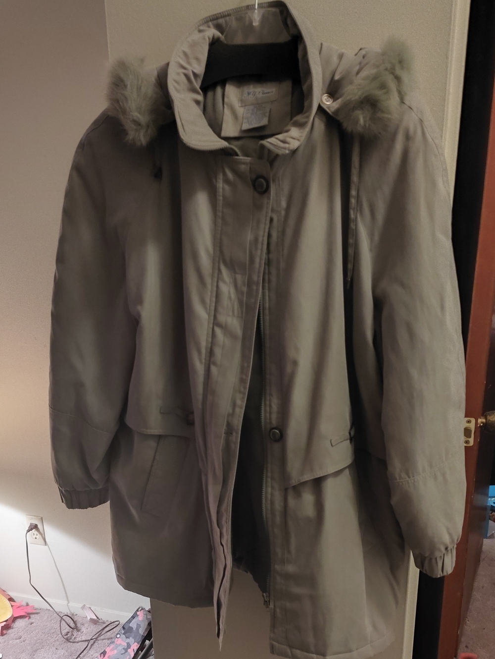 Classic Women's Light Taupe Hooded Puffer Coat with Faux Fur Trim